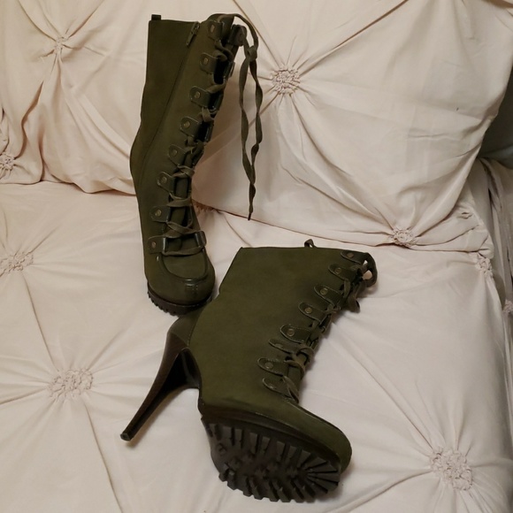 Boot - Picture 2 of 3